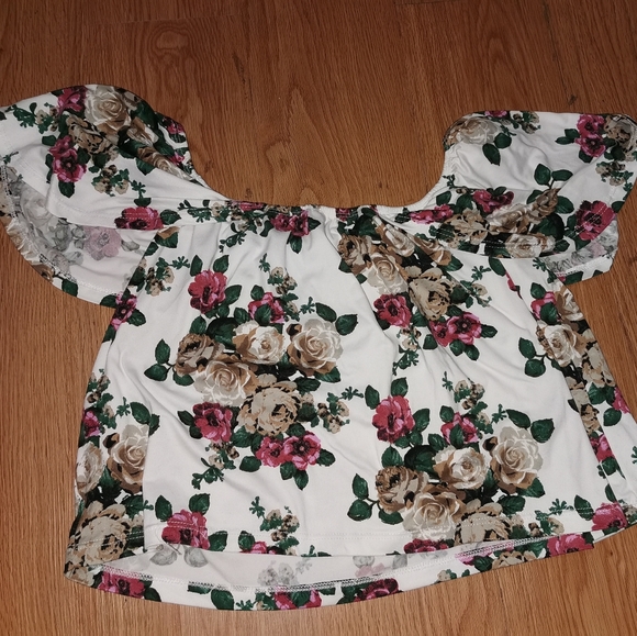 Flower shirt. Beautiful - Picture 2 of 3